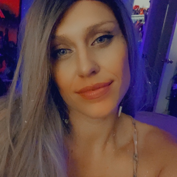 Meet your Posher, Bianca - Picture 13 of 16